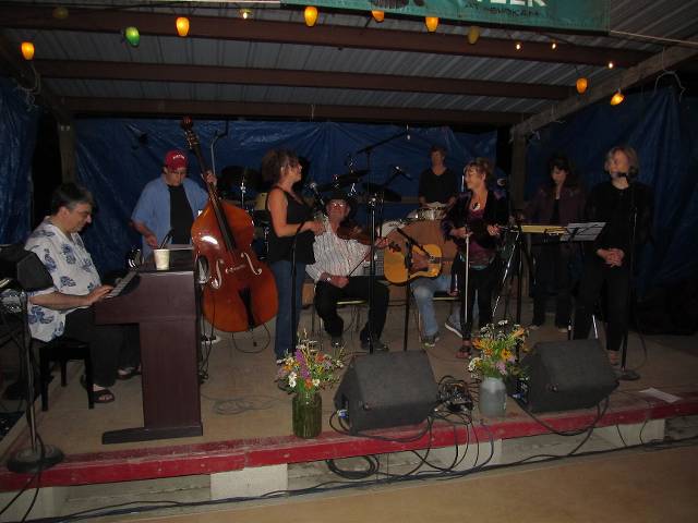Michael, Rob, Penny, Junior, ?? on drums, Miriam, Rose, Pat