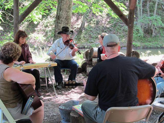 Junior's smokin' fiddle