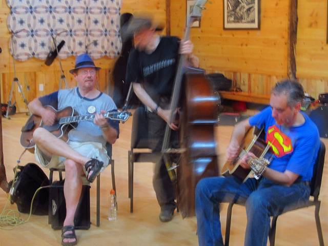 artsy-fartsy, or out of focus?  you decide.  Bob, barry, eric.